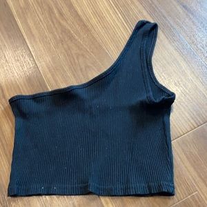 black one shoulder crop top